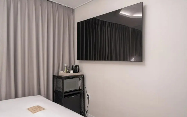 Dk Incheon Airport Hotel