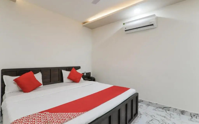 OYO 68040 Hotel Aastha