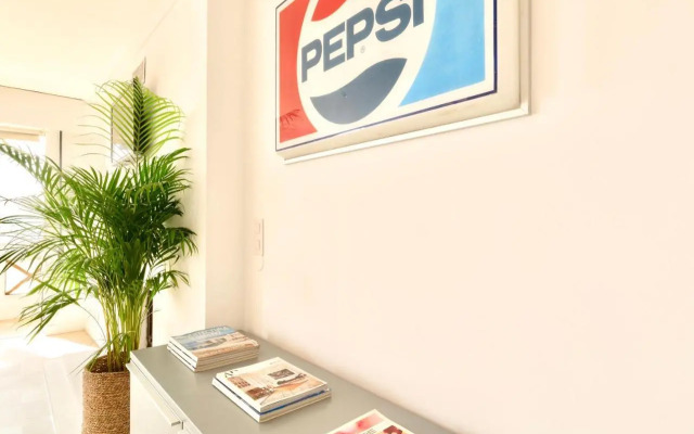Swimming pool apartment with private parking