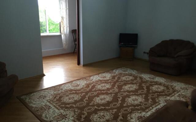 3h komnatnaja Kvartira v Novom Afone