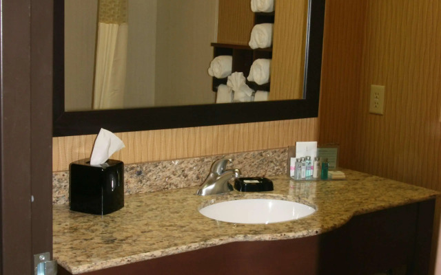 Hampton Inn & Suites Peru
