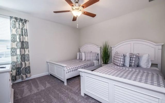 1675 Moonvalley Drive