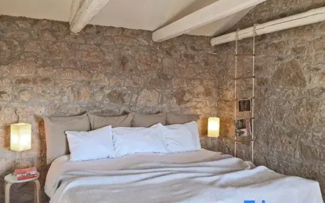 Villa Alisia, a beautiful natural stone house near Poreč