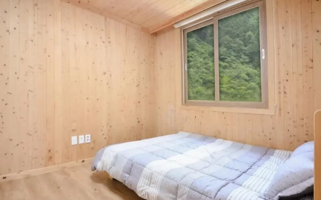 Yeosu Sea and Starnight Pension