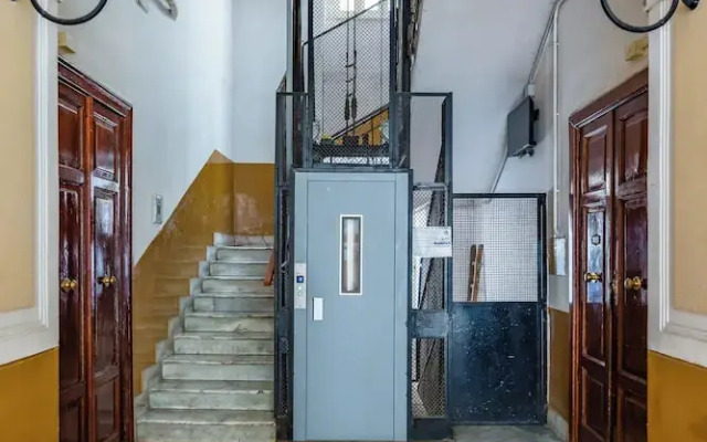 Sunny Panoramic Apartment by Napoliapartments