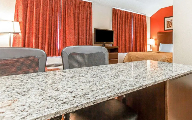 Mainstay Suites Knoxville Airport