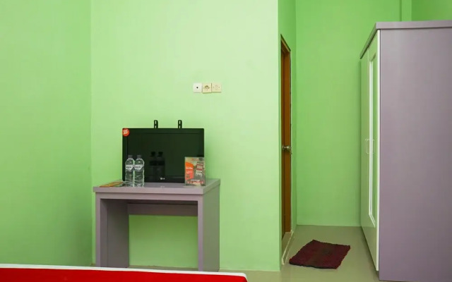 RedDoorz Syariah near Gor Panatayuda