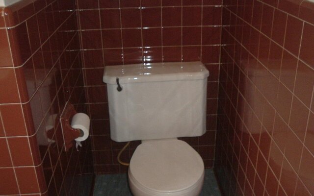 Fels Three Crown Motel