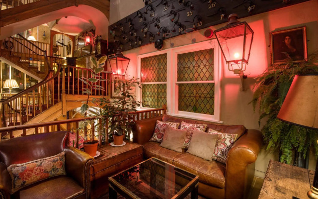 Royal Castle Hotel