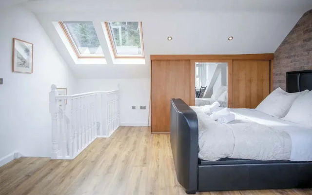 Overland Road 4 Bed House Mumbles