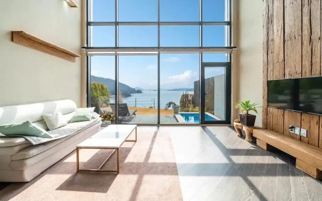 Geojedo Raonhiljo Pollvilla Pension