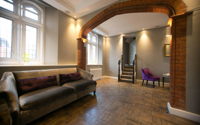 The Pillar Hotel