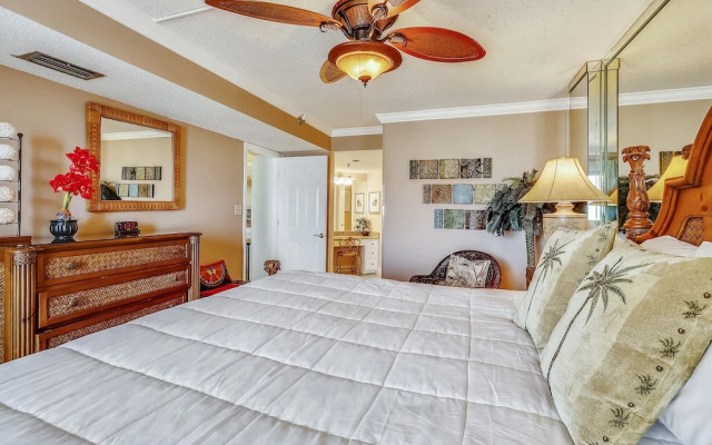 Inlet Reef 310 2 Bedroom Condo by RedAwning
