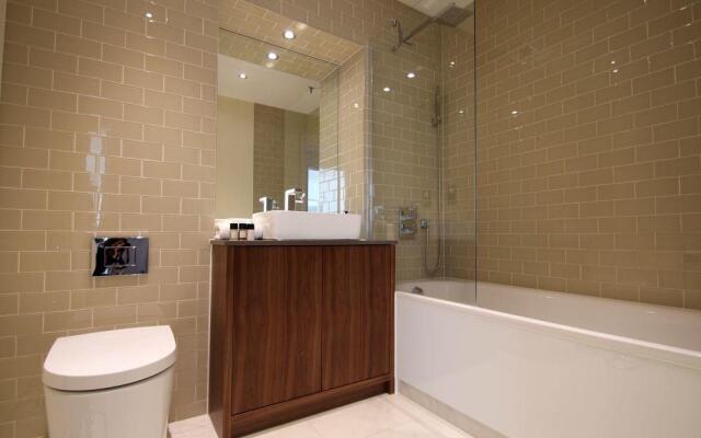 Lincoln Plaza One-Bedroom Apartments