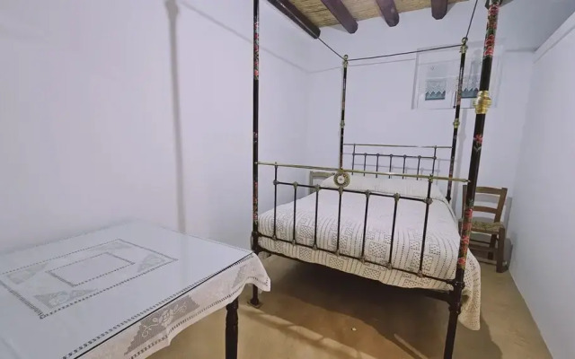133 DRO - Stay Akoni House
