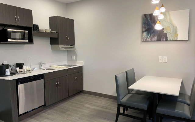 Best Western Plus Executive Residency Antioch Inn