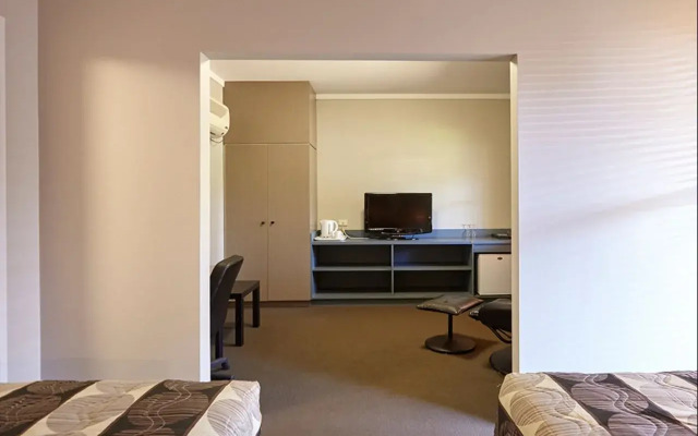 The Lodge Motel, Newman