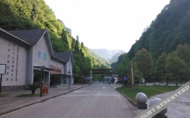 318 Auto Camp Motel Micangshan