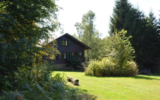 Luxury Pet Friendly Chalet in Bièvre near Forest