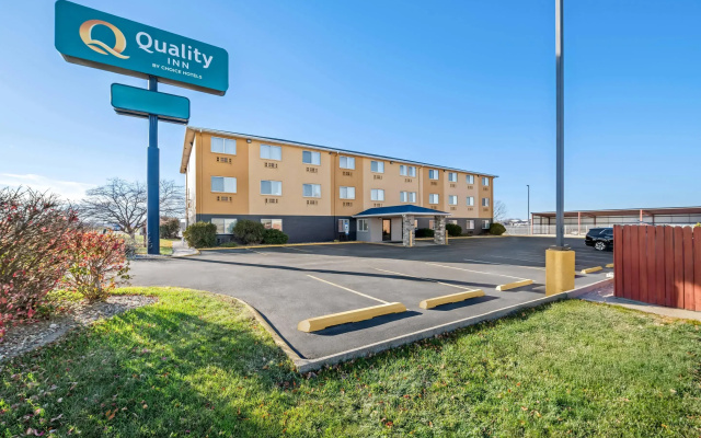Quality Inn Dubuque on Hwy 20