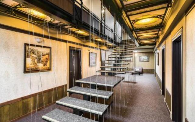 Central Point Boutique Hotel