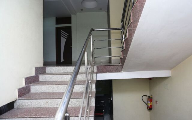 Oyo 27644 Cozycom