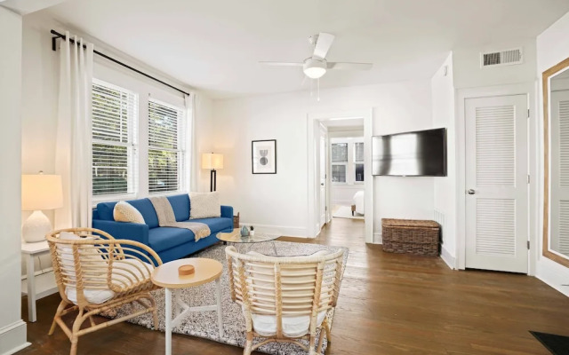 800 Furnished Apartments