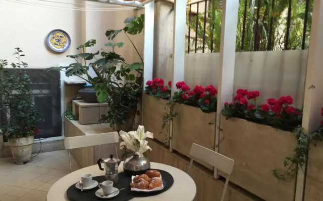 Campo dei Fiori modern apartment with terrace