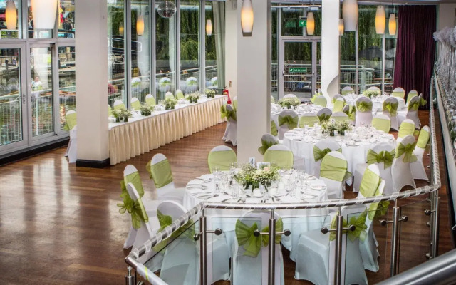 Holiday Inn London Camden Lock by IHG