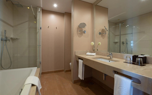 Отель Vila Gale Collection Palacio dos Arcos