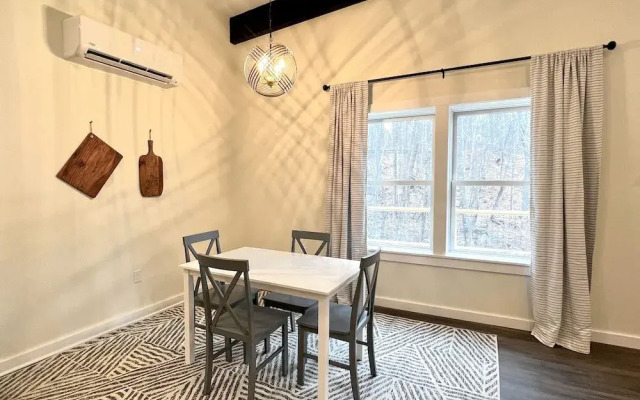 Creekside Suites