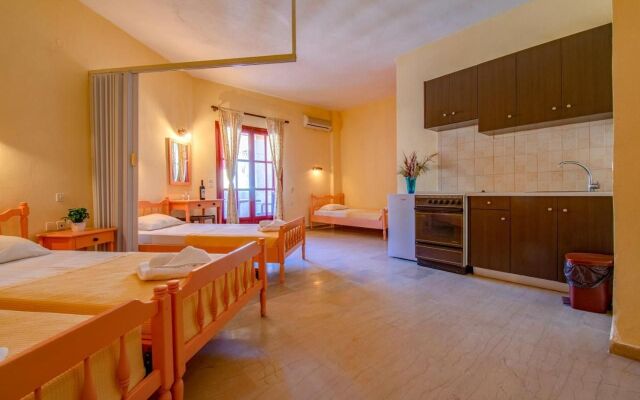 Bella Grecia Studios and Apartments