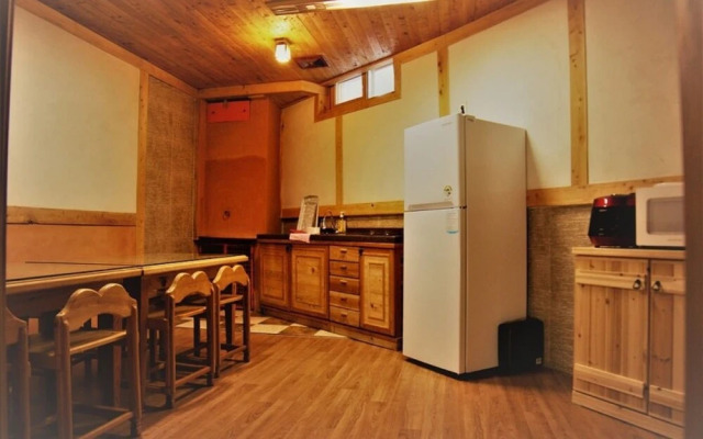 Seogwipo Wemegoong Pension