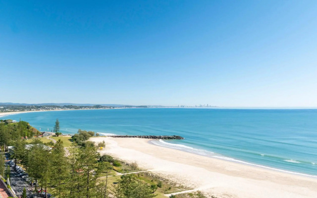 Mantra Coolangatta Beach