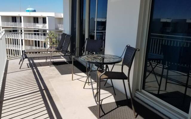 Waterscape 1 Bedroom Apartment by BnD