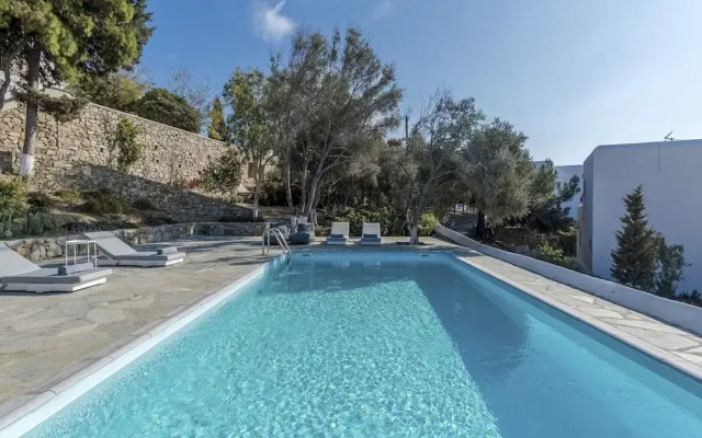 Traditional Villa With Swimming Pool