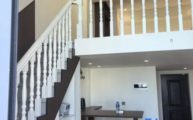 Square Seaview Apartment