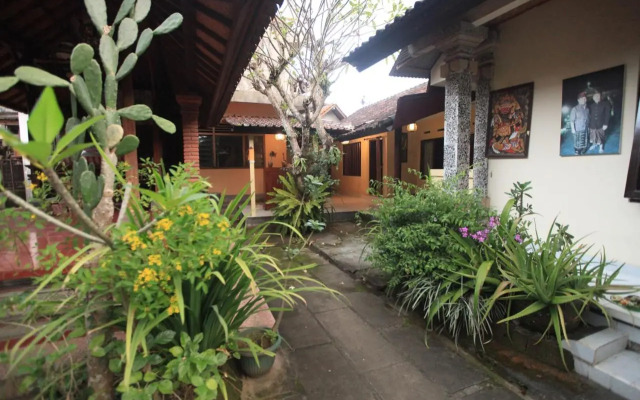 Liang House and Hostel