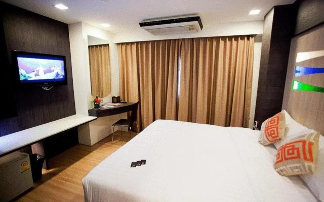 Seasons Boutique Hotel