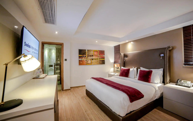 Victoria Crown Plaza Hotel