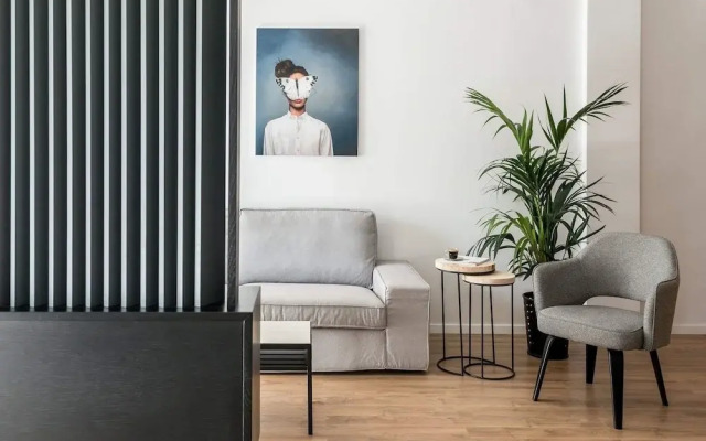 Central C&P Minimal Apartment