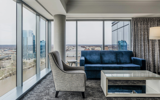 Amway Grand Plaza, Curio Collection by Hilton