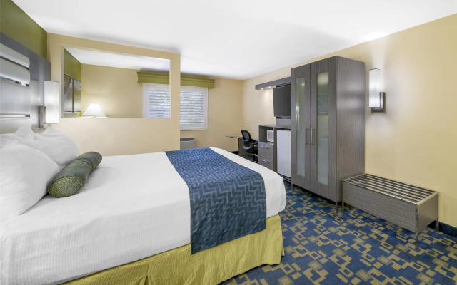 Best Western Antelope Inn & Suites
