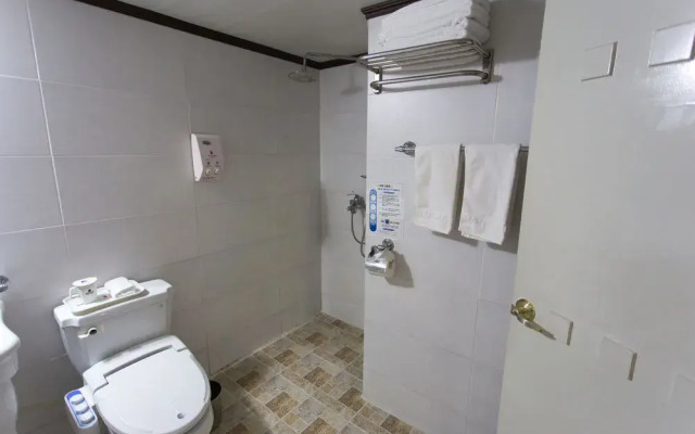 Benikea Jeonju Hansung Tourist Hotel