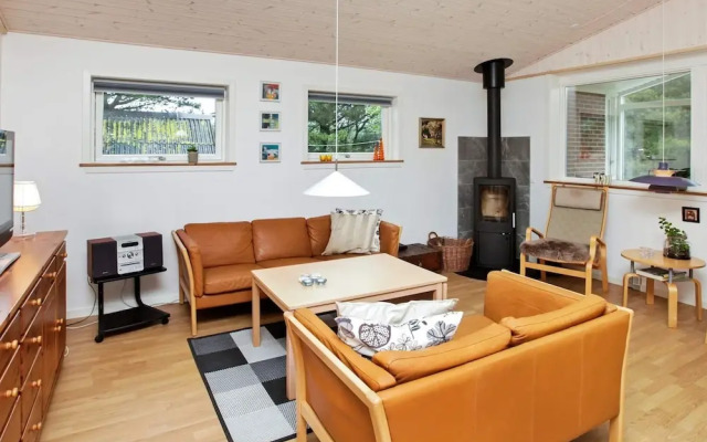 6 Person Holiday Home in Jerup