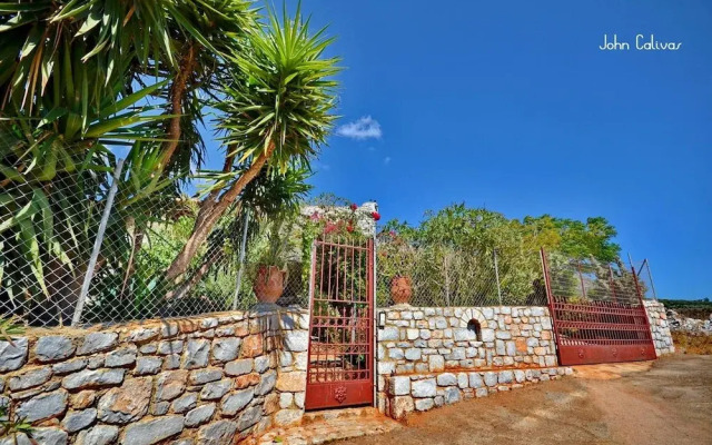 Studio in Gialia, With Wonderful sea View and Enclosed Garden