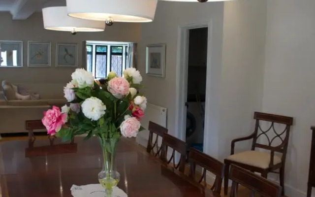 Countryside Escape With Stunning Garden in Surrey