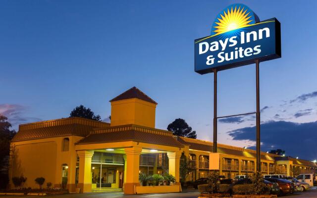 Days Inn & Suites