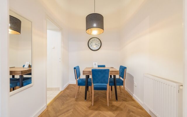 Oasis Apartments - Liberty Square