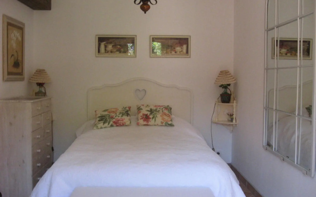 Traditional house with garden in Dampsmesnil, 15km from Giverny.